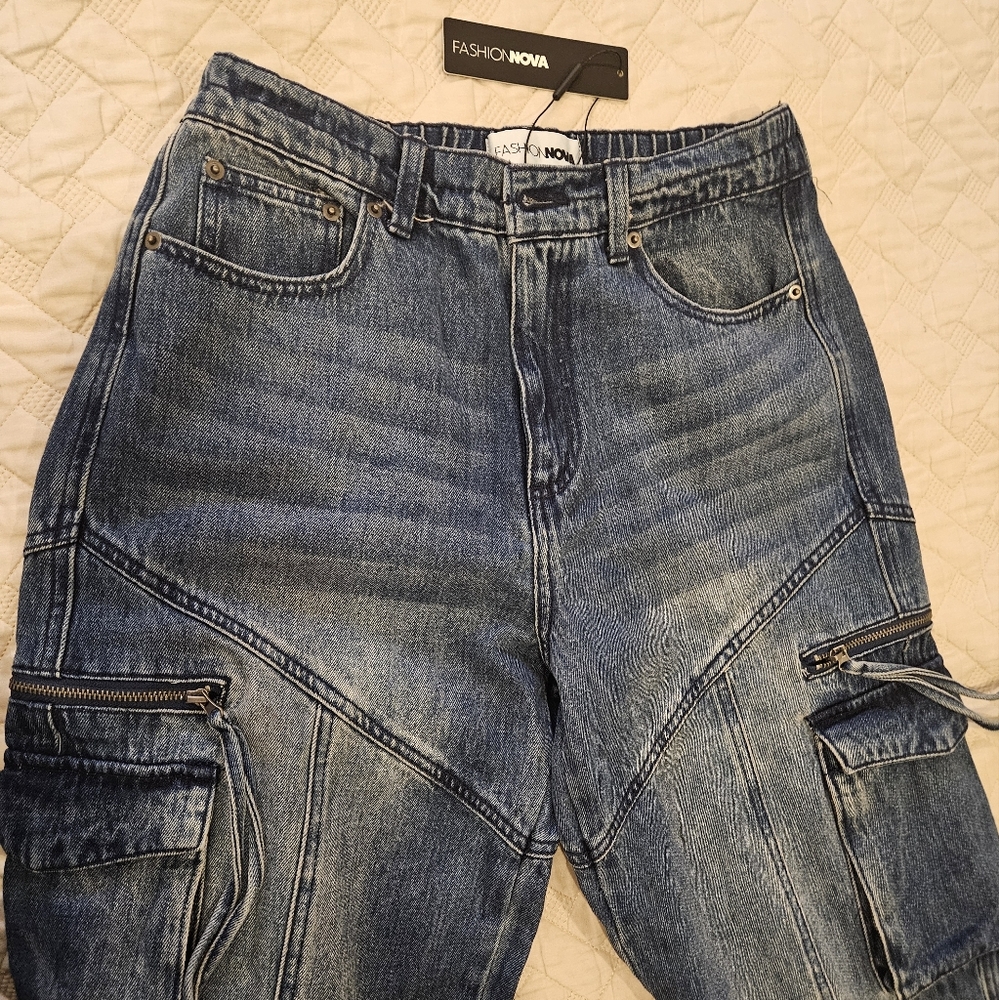 Fashion Nova  Relaxed Jeans,size 5